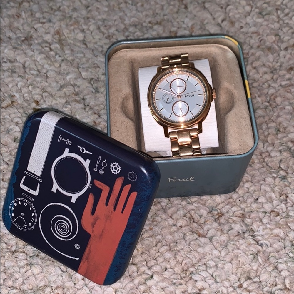 Women’s fossil watch in rose gold